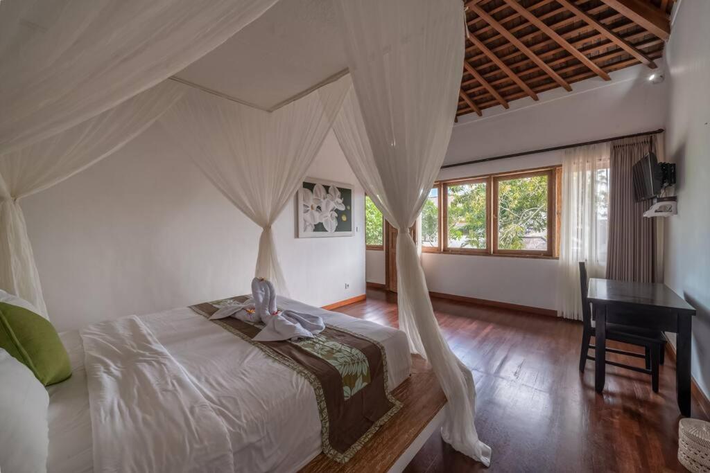 Balinese Luxury Amisha Villa: 4br In * Seminyak (Bali)
