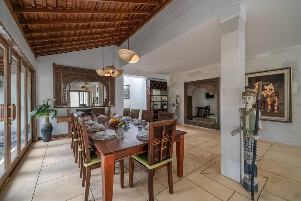 Balinese Luxury Amisha Villa: 4br In * Seminyak (Bali)